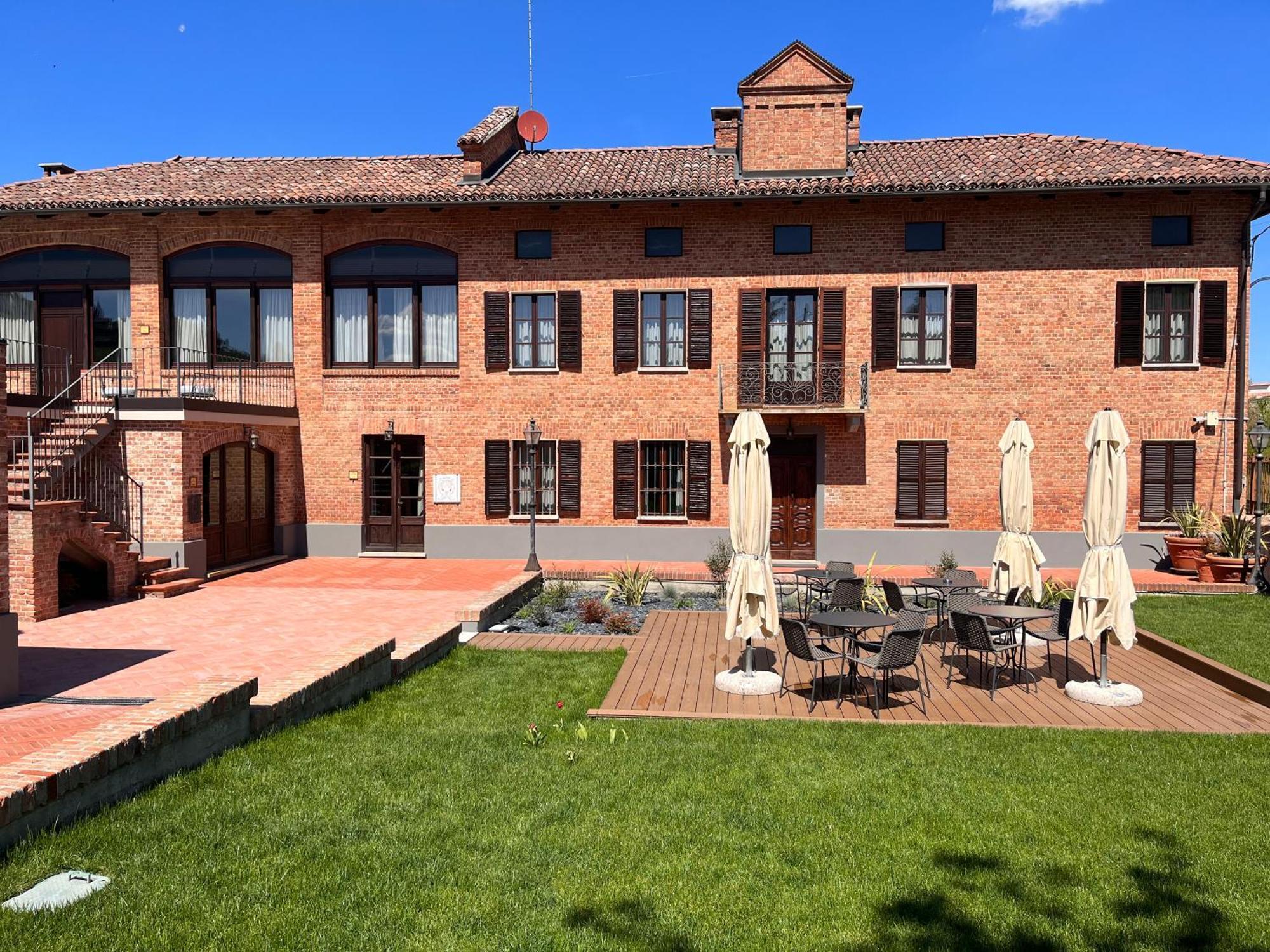 Cascina La Badia Bed & Breakfast Montegrosso d'Asti Ngoại thất bức ảnh