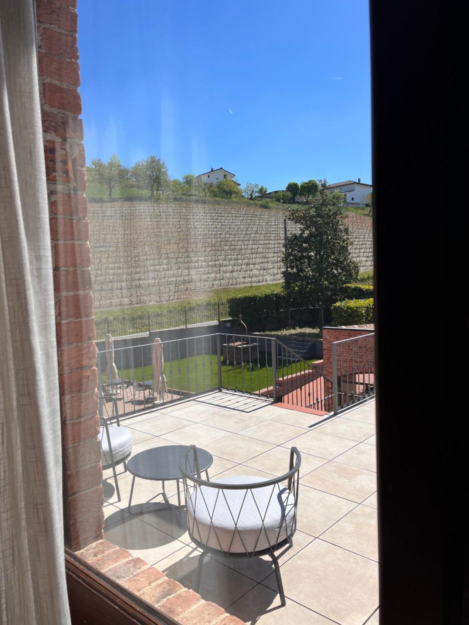Cascina La Badia Bed & Breakfast Montegrosso d'Asti Phòng bức ảnh